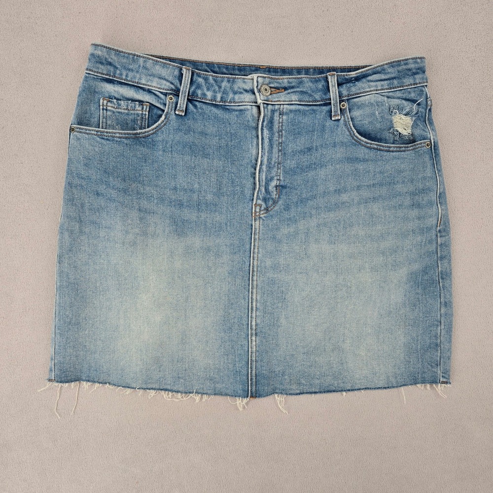 Old Navy Womens Size 14 Denim Mini Skirt Light Wash Distressed Raw Hem